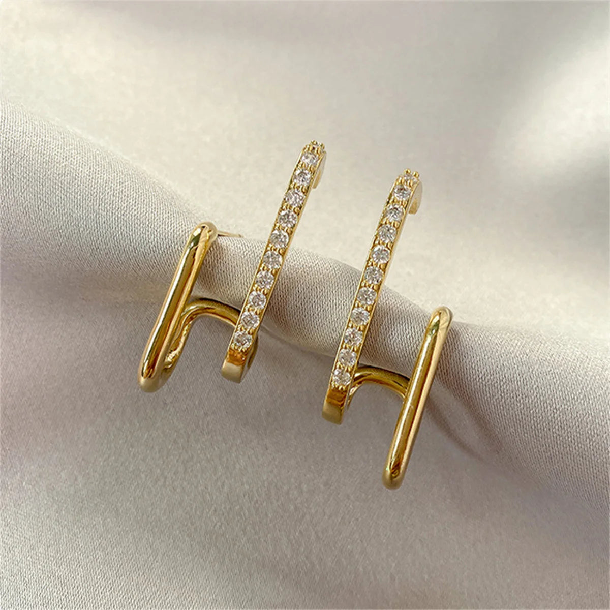 New Design Irregular U-shaped Gold Color Earrings for Women Korean Luxury Crystal Earring Girl Wedding Party Jewelry Accessories dermacollagene.com